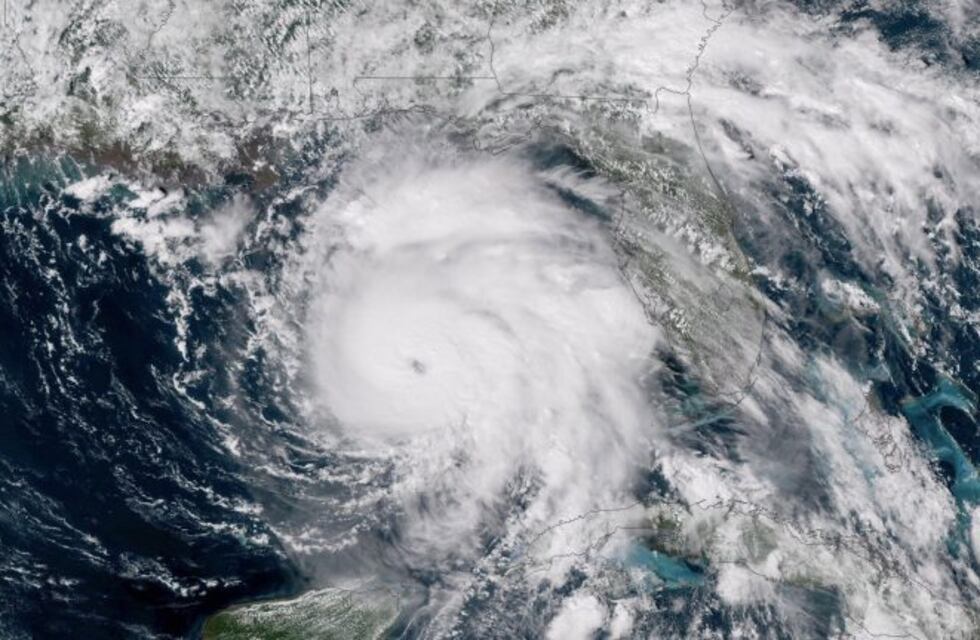 En Florida se preparan para una "situación de peligro mortal" por la llegada del huracán Michael