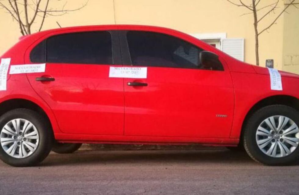 En Victorica, pisó a un perro con el auto varias veces hasta matarlo