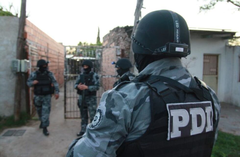 Seis detenidos y armas y vehículos secuestrados en 27 allanamientos en Rosario y la región
