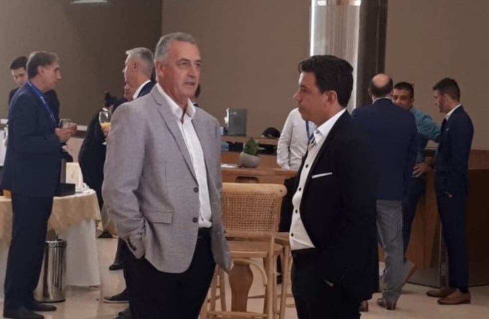Marcelo Gallardo y Gustavo Alfaro, juntos en una cumbre de entrenadores de la Conmebol