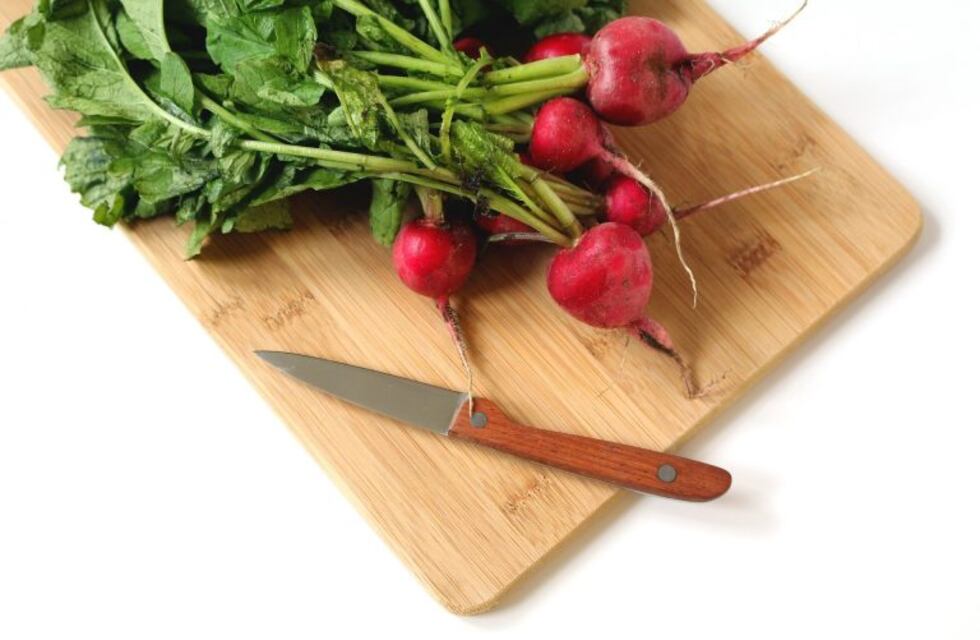 Tres tips de cocina para mantener limpia la tabla de cortar alimentos