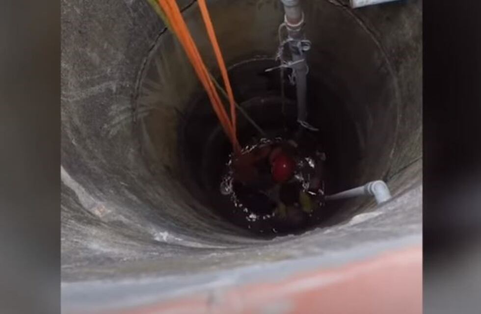 Una familia cayó a un pozo de agua mientras se sacaba una selfie