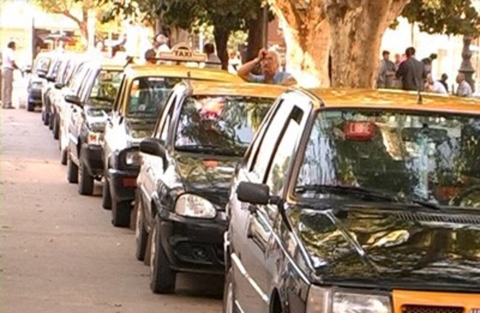 Un taxista fue asaltado en barrio Cola de Pato