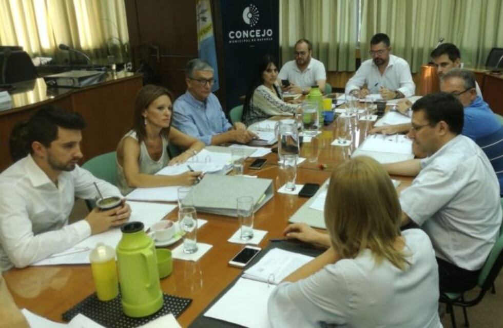 El Concejo relaja sus exigencias para conectarse con la gente