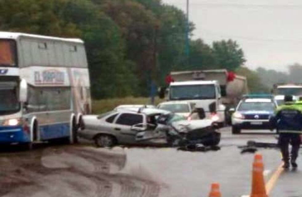 Ruta 88: Accidente entre un auto y una camioneta