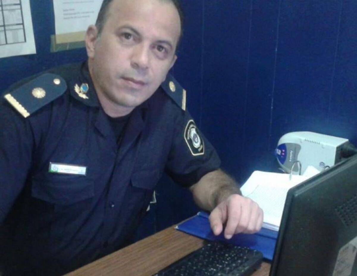 Suspendieron a un subcomisario que protagonizó un escándalo sexual en Bahía Blanca\u002E