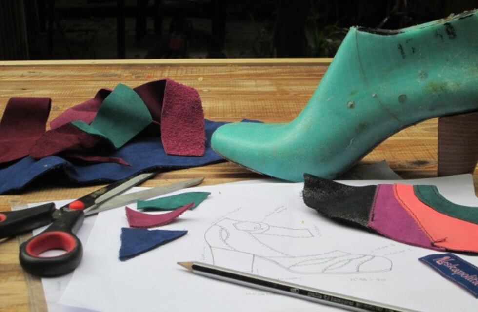En Saldán, dictan un taller de diseño y confección de calzados