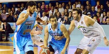 Paolo Quinteros renovó por un año más con Regatas Corrientes\u002E