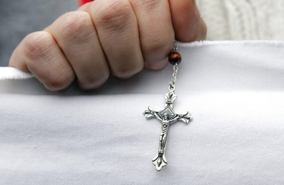 Presentan proyecto para remover imágenes religiosas de espacios públicos