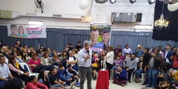 Ricardo Buryaile cerró la campaña en el salón de la Cascada