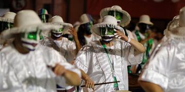 Members of a comparsa, an Uruguayan carnival group, participate in the Llamadas parade, a street fiesta with a traditional Afro-Uruguayan roots, in Montevideo, Uruguay February 7, 2019\u002E REUTERS/Andres Stapff montevideo uruguay carnaval de Montevideo conocidas Llamadas que desfilan por los barrios comparsas bailan bailando baile tipico candombe