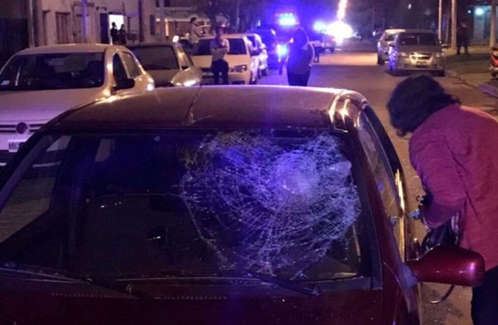 Pasaron a prisión domiciliaria al joven acusado de atropellar y llevar sobre el capó a su ex