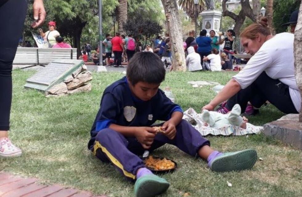 Así fue la olla popular en San Juan: guiso de pollo agotado y "estado de alerta"