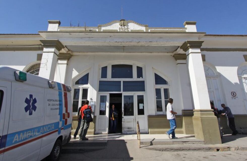 Un bebé se ahogó tras caer en una conservadora con agua pero los médicos lo reanimaron