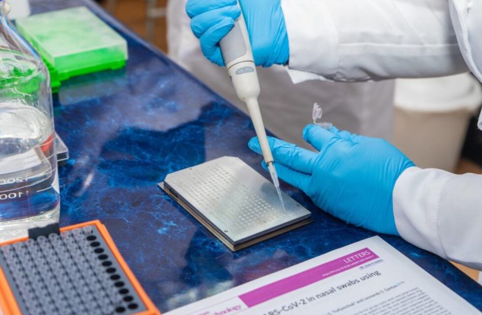 Coronavirus: los contactos estrechos podrán considerarse positivos sin necesidad del hisopado