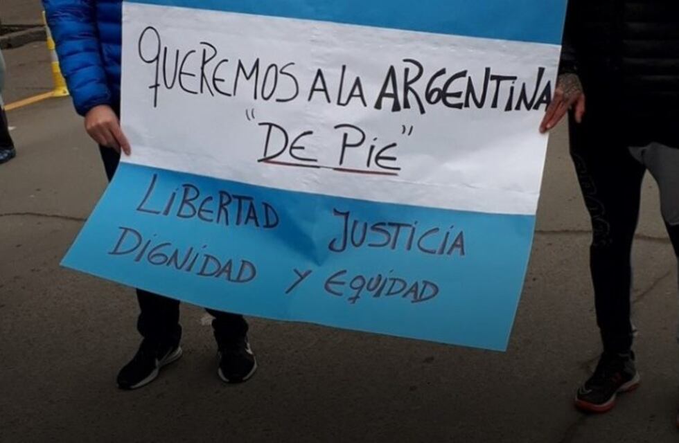 Bahía Blanca: "Banderazo por la República"