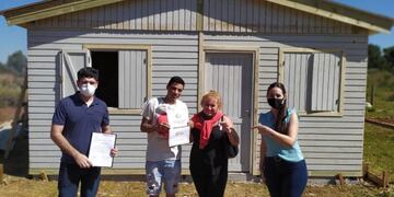 La nueva casa de María Trinidad en el sur posadeño\u002E Ahora poseen el título de propiedad del terreno\u002E (Mun\u002E de Posadas)