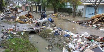 Casi 20 personas fallecieron en 2003 por el desborde del río Salado en la capital provincial\u002E (DYN)