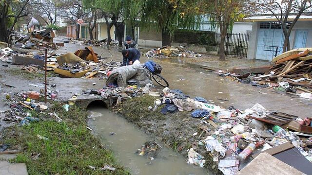 Casi 20 personas fallecieron en 2003 por el desborde del río Salado en la capital provincial\u002E (DYN)