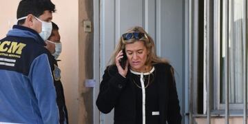 La fiscal Claudia Ru00edos en la casa de Teresa Vega donde fue hallada asesinada el domingo en el barrio Villa del Parque de Godoy Cruz\u002E