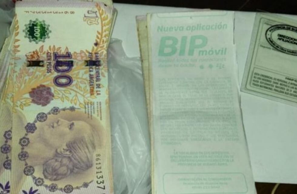 Encontró $23.000 en la calle y los devolvió: eran para la operación de un nene