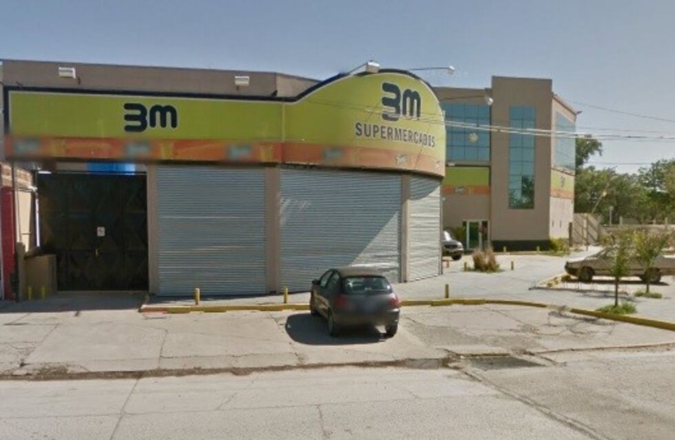 Detuvieron a un jubilado por robar comida en un súper de avenidas Álvarez y Alberdi