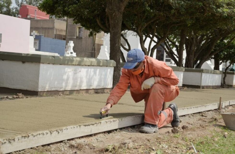 El Municipio de Arroyito y AMA llevan adelante mejoras en el Cementerio Municipal