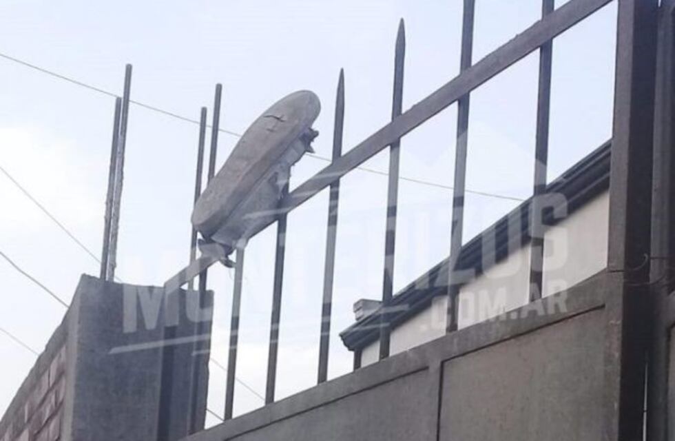 Como Cenicienta: un ladrón olvidó su zapatilla después de un robo y fue descubierto