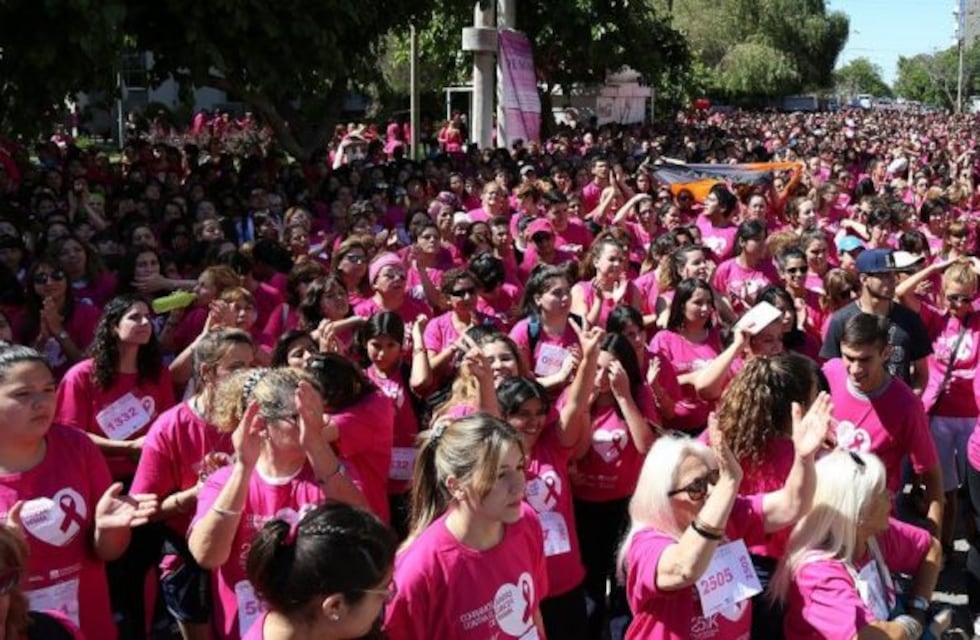 "Corramos juntos contra el cáncer de mama", una maratón que busca concientizar