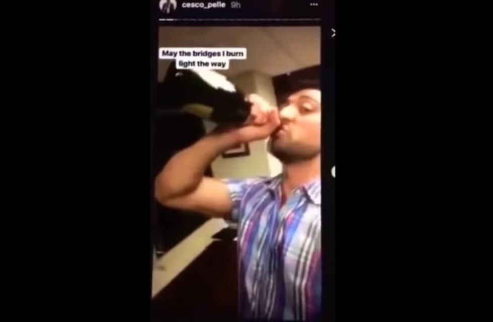 Se filmó destruyendo la oficina del jefe porque no le aumentaron el sueldo