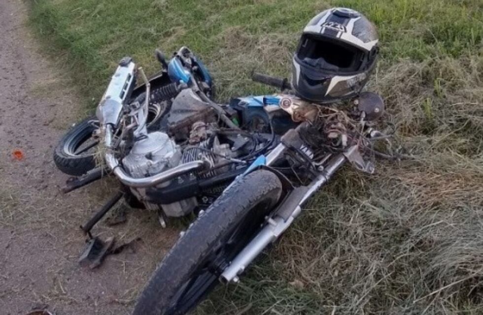 Un motociclista falleció al impactar contra un camión en la ruta 11