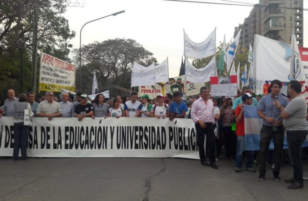 Movilizaciones en Resistencia para defender la educación y la universidad pública