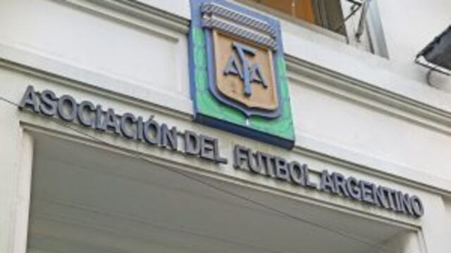 ARCHIVO - Sede central de la Asociaciu00f3n del Fu00fatbol Argentino (AFA) en Buenos Aires el 31/05/2016. La AFA y nueve clubes de fu00fatbol de primera divisiu00f3n fueron denunciados penalmente por mantener millonarias deudas impositivas, informu00f3 el 27/10/2016 el titul