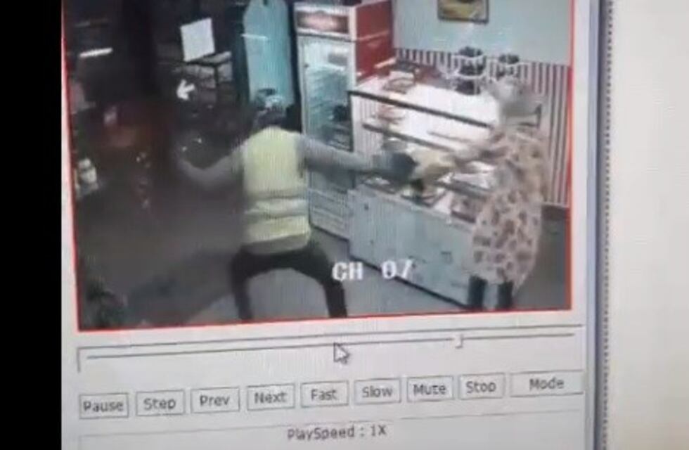 Así fue el violento robo que vivió una mujer en una pastelería