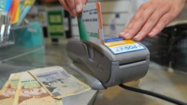 Almacenes suman posnet.