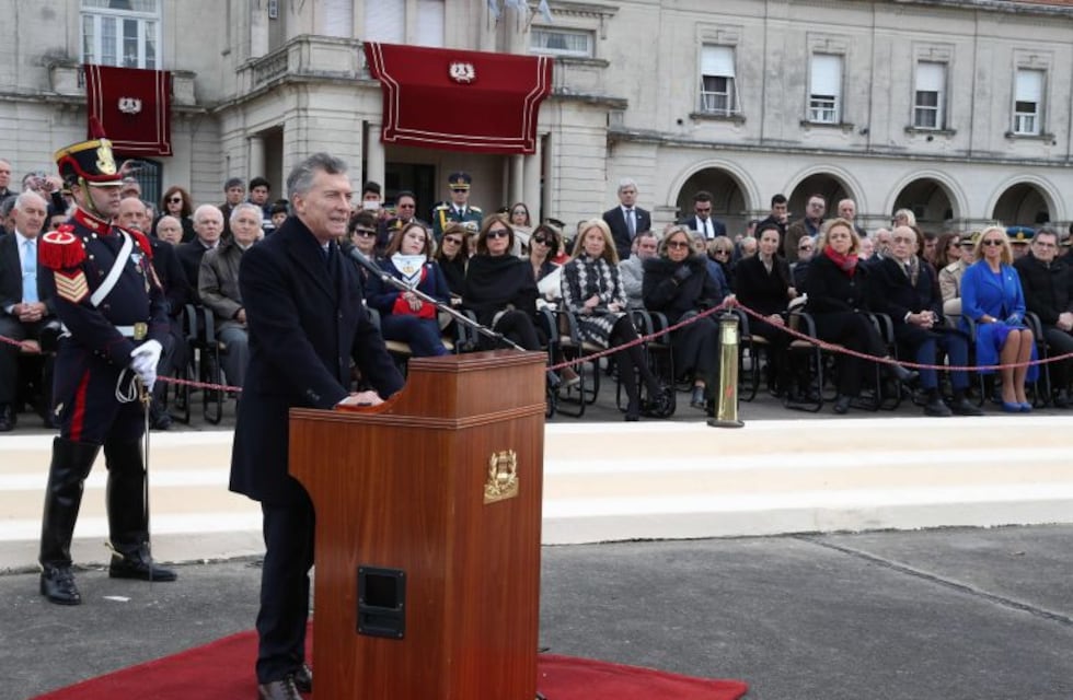 Macri distinguió a ex combatiente que impulsó la identificación de caídos en Malvinas