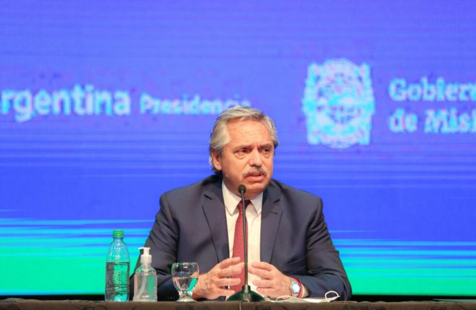 Ahora el Gobierno exige nombre y apellido en tiempo real de quien se dolariza vía Bolsa