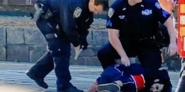 El momento que el atacante es arrestado en Nueva York\u002E (Web)