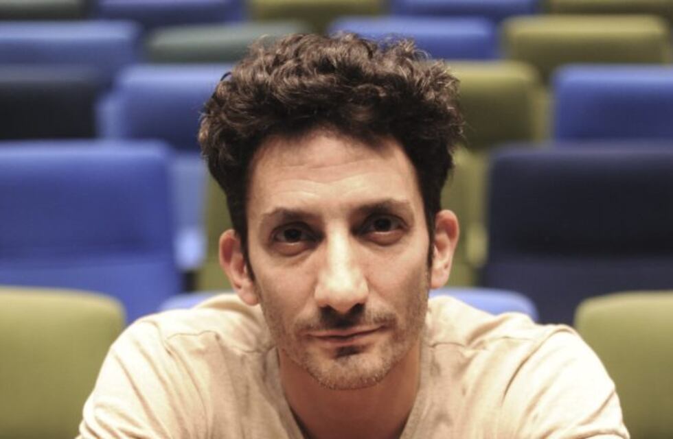 Juan Minujín: Los jóvenes son los que van a poner de pie al país