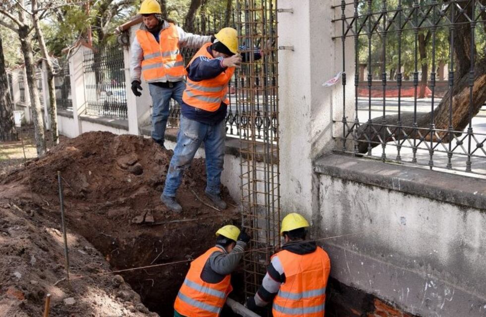 El puente peatonal frente a la UNT estará listo para septiembre