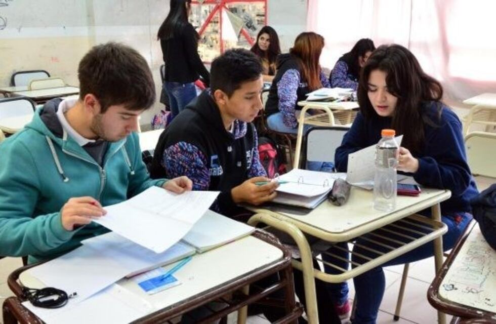 En Río Negro aseguran que no se adhieren a las medidas de Nación y seguirán las clases presenciales