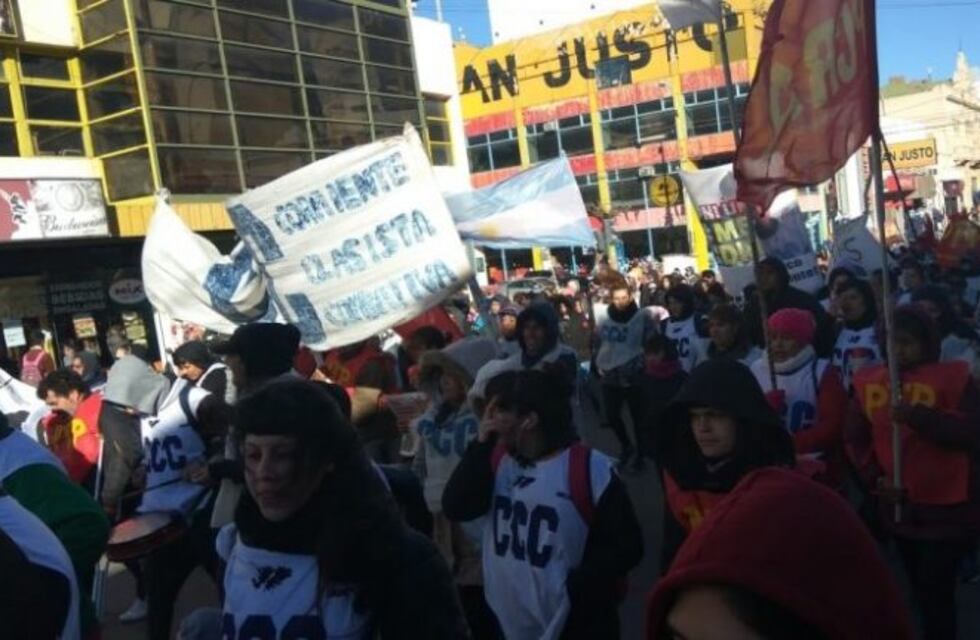 La Corriente Clasista Combativa se movilizó por Comodoro