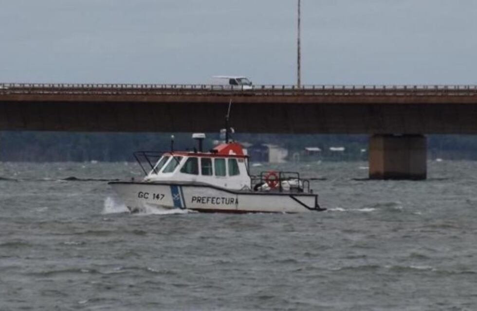 Un naufragio en el Paraná terminó con el impresionante rescate de tres hombres