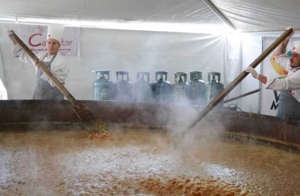Villa María preparó el locro más grande del país