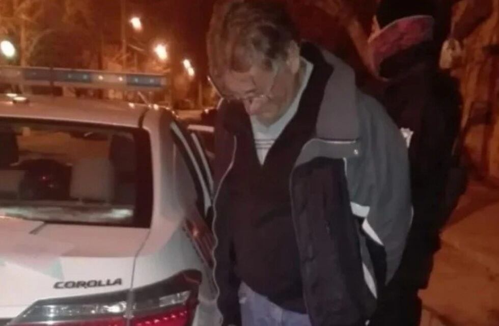 Se enojó con su pareja porque usaba las redes sociales y la atacó brutalmente