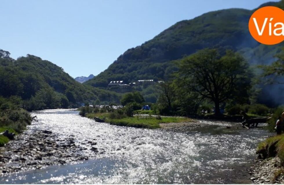 Insólito: un empresario fueguino se adueñó del Río Olivia y lo alambró