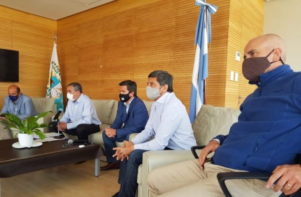 El Ministerio de Economía presentó el paquete de leyes tecnológicas