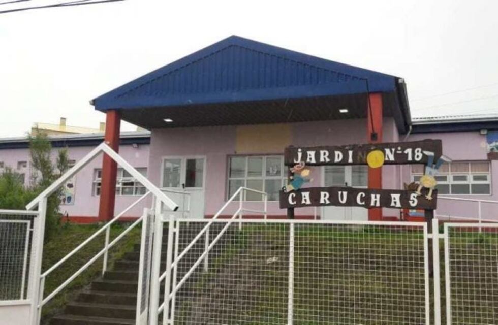 Arcando visitó el Jardín de Infantes Caruchas