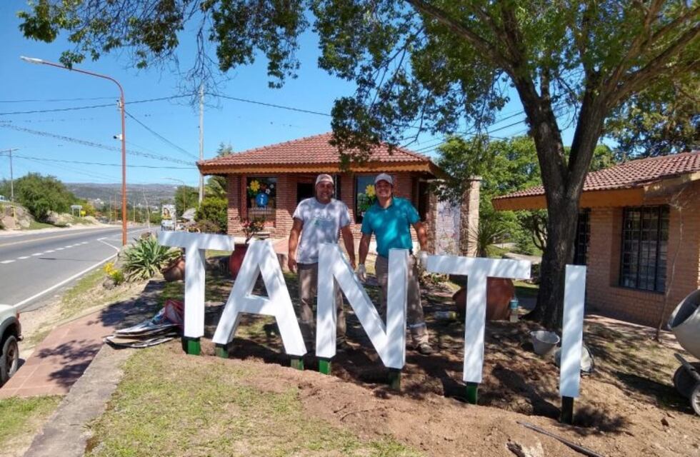 Letras gigantes por todo Tanti: la nueva iniciativa para recibir la temporada