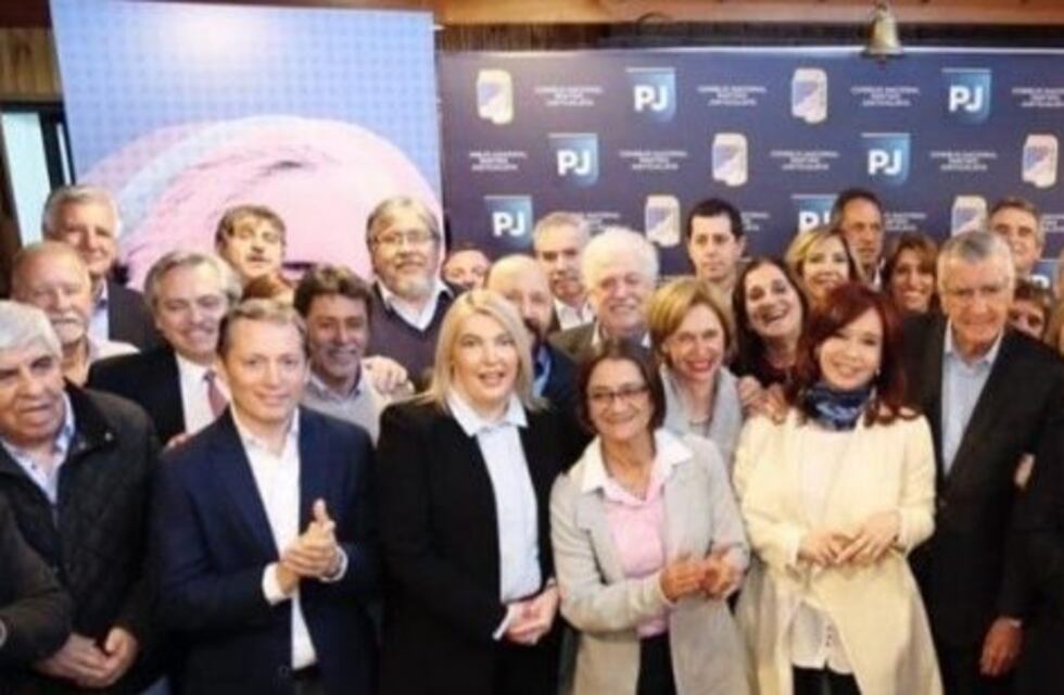 El gobernador Insfrán estuvo en la reunión del kirchnerismo que pide unidad